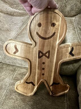 Wooden Gingerbread Serving Board - Natural Brown